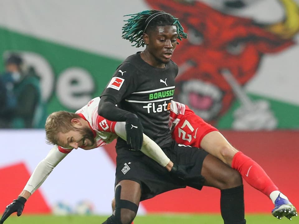 Mönchengladbachs Manu Koné präsentierte gegen RB Leipzig seine farbenfrohe Frisur.