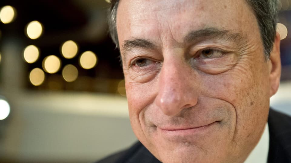 Mario Draghi lächelt