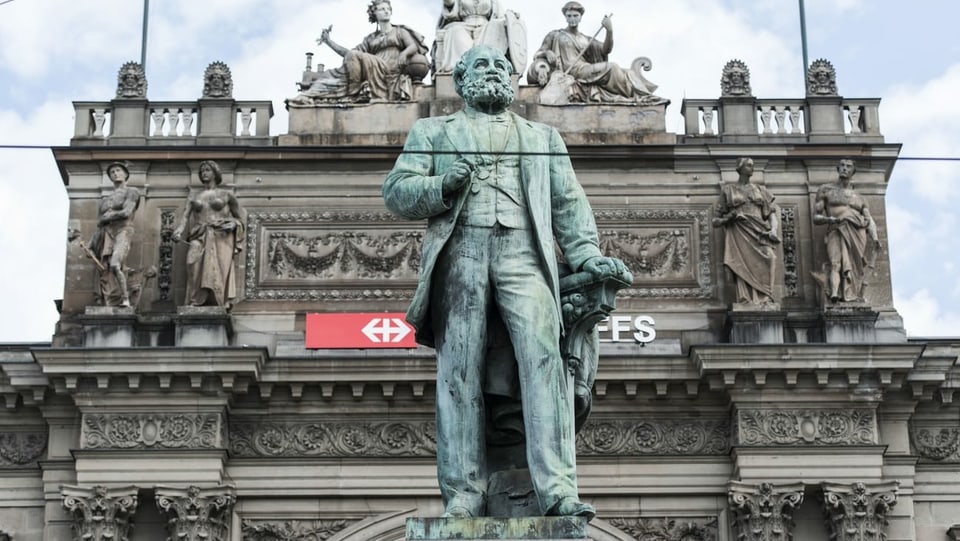 Escher-Statue am Zürcher Hauptbahnhof