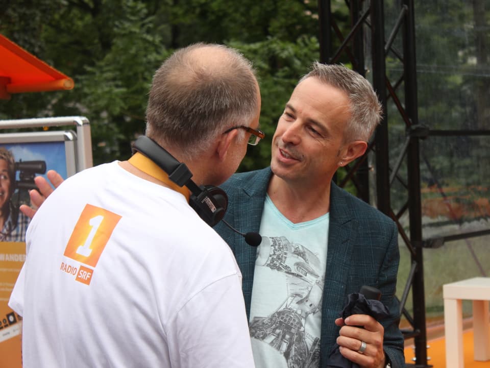 Dani Fohrler im Gespräch mit Produzent Marcel Hähni.