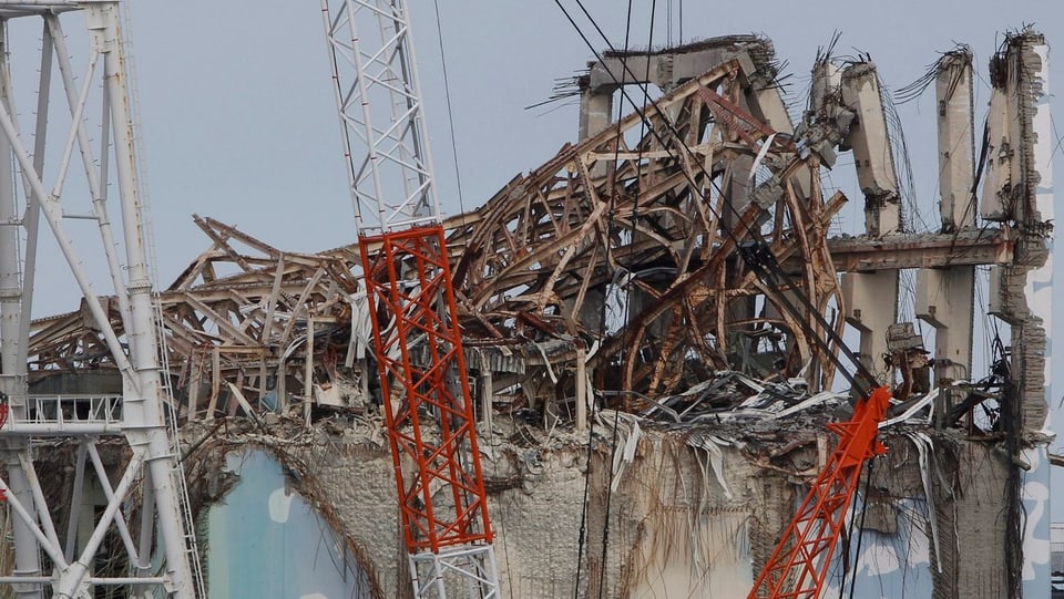 Das zerstörte Dach von Reaktor 3 des AKW Fukishima-Daiichi 