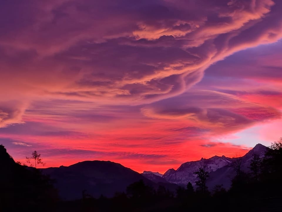 Hofstetten BE Roter Himmel.