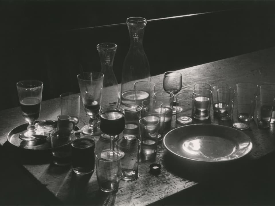 Am Morgen im Restaurant "Schwanen", Oeschgen, 1942.