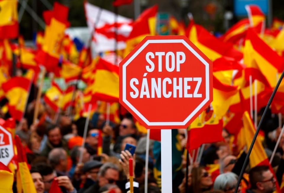 Stop-Sanchez-Schild.