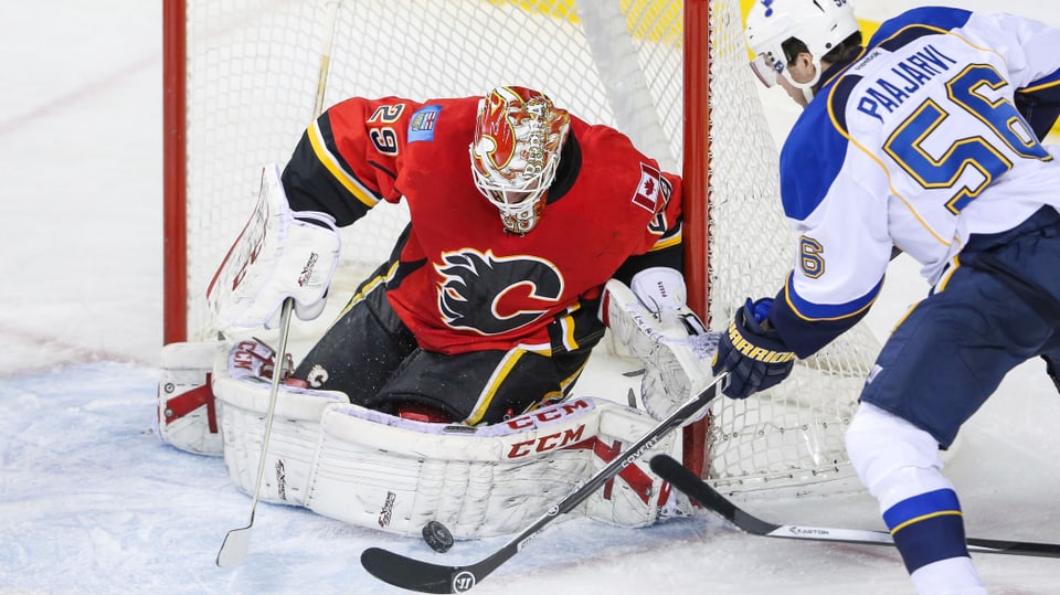 Reto Berra hielt mit 32 Paraden und 3 Penalty-Saves den Sieg der Flames fest. 