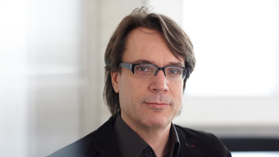 Mark Eisenegger ist Professor für Kommunikationswissenschaften an der Universität Zürich sowie an der Universität Salzburg. 