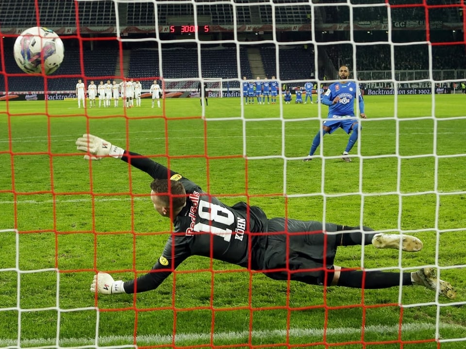 Gregory Wüthrich versenkt den entscheidenden Penalty