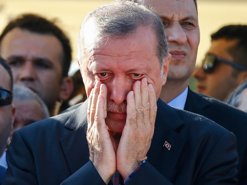 Erdogan weint.