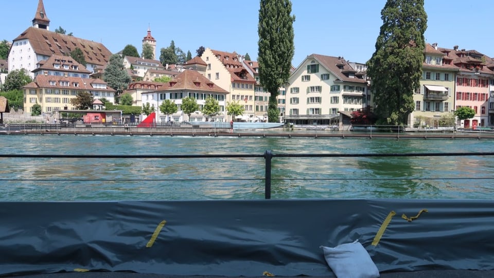 Plastikplanen in der Stadt Luzern
