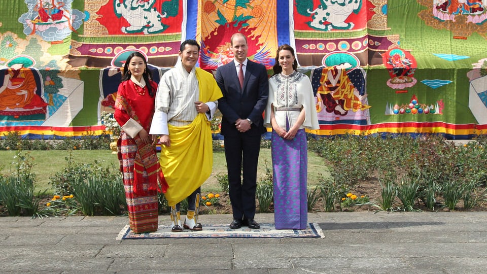 Das Bhutanesischen Königspaar Jetsun Pema und Jigme und William und Kate