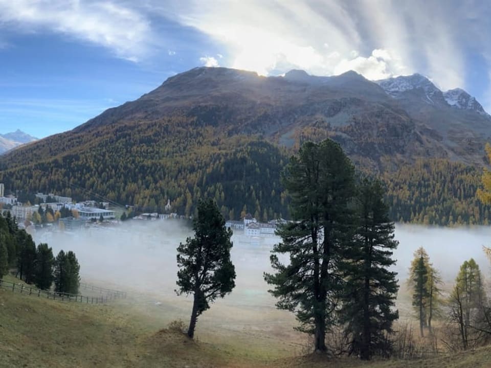 Nebelschwaden im Tal. 