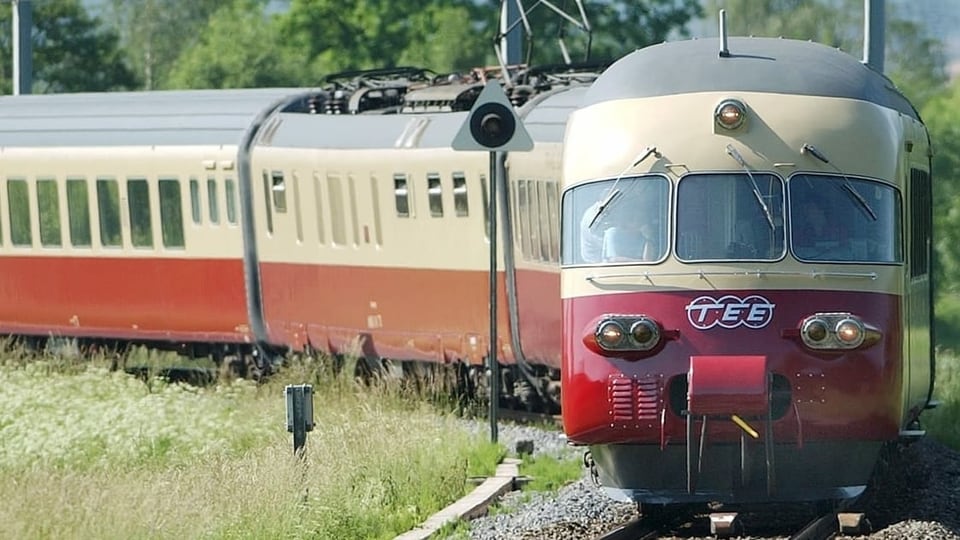 洋書 TEE-Zuege in der Schweiz / PeterGoette 81MozVGbn6L._AC_UF350,