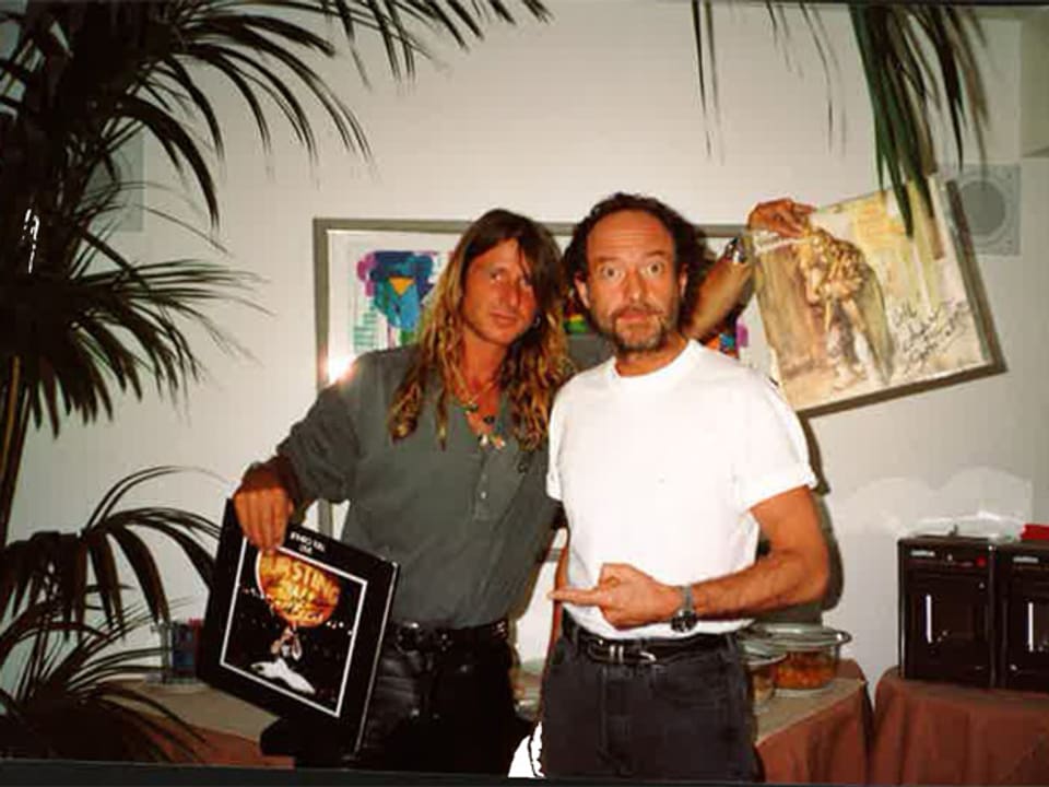 Ralph Wicki posiert mit Ian Anderson von Jethro Tull.