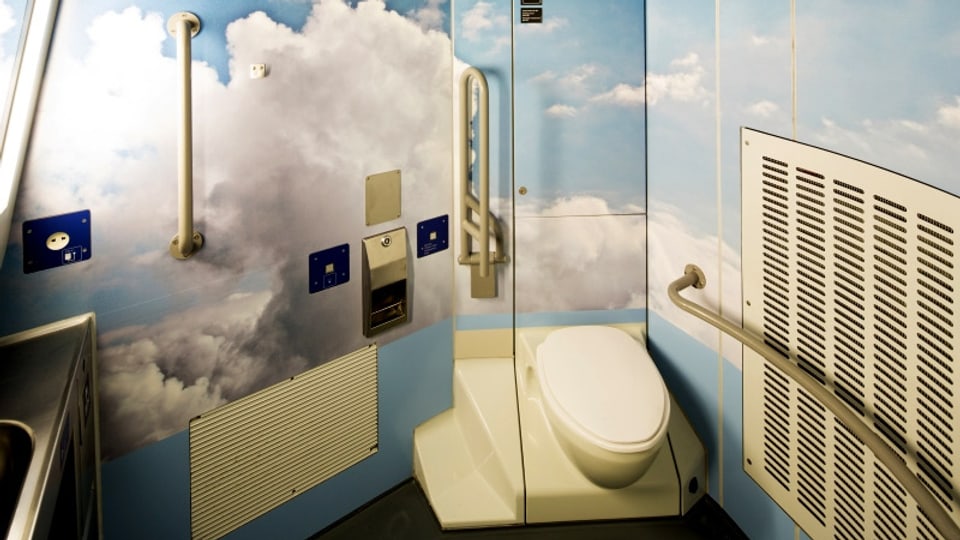 WC mit Wolken