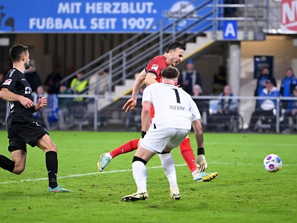 Haris Tabakovic trifft gegen Paderborn zum 3:2