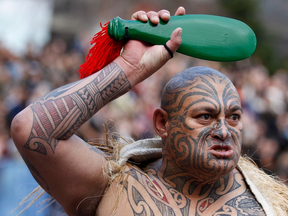 Maori beim traditionellen Tanz.