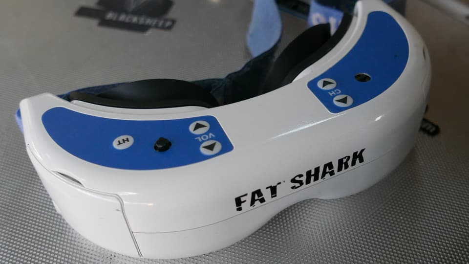 Bild einer «First Person View»-Brille mit Namen «Fat Shark».