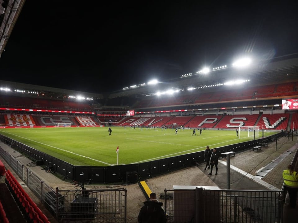 Ziel einer langen Reise Das leere Philips Stadion