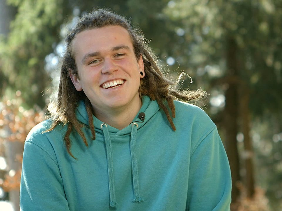 Sam: Sam beim Interview.