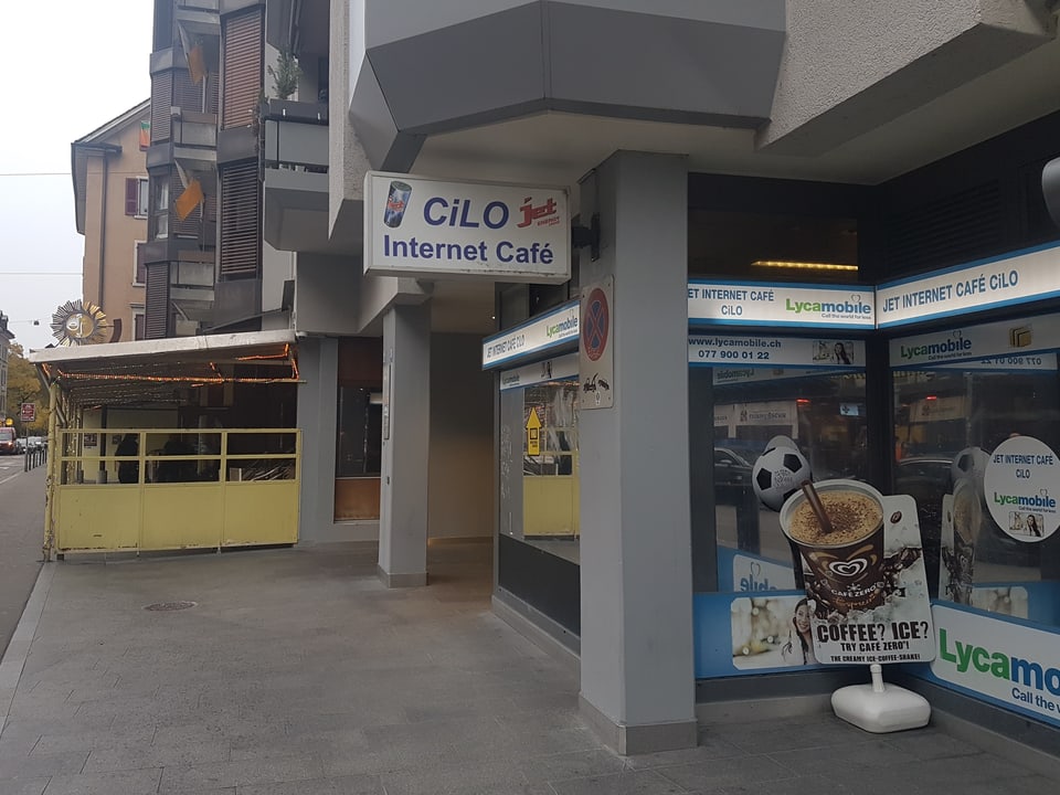Das Cilo Internetcafé: ein kleiner Schuppen in den man sich 2 mal überlegt rein zu gehen. 