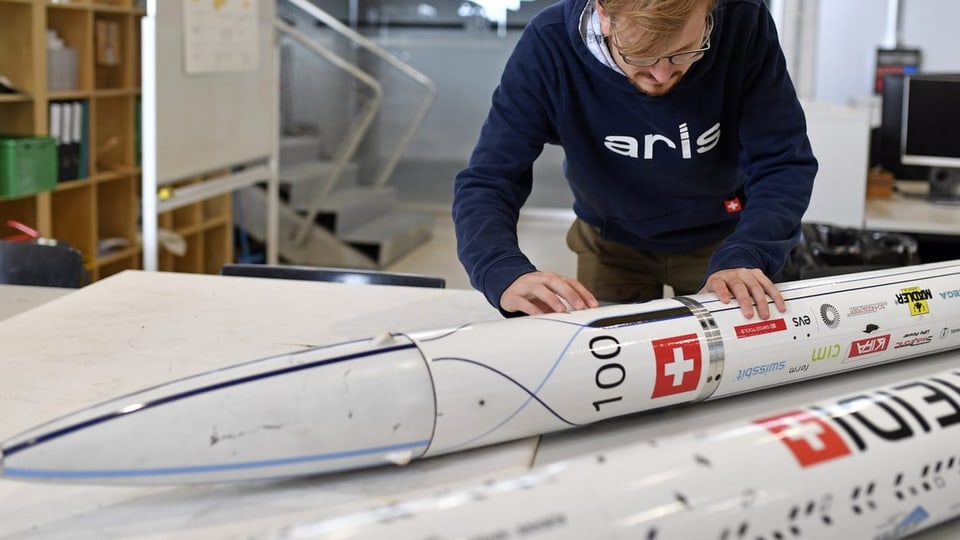 Raketentechnik im Fokus: Studierende der ETH forschen bereits heute auf dem Areal des Militärflugplatzes.