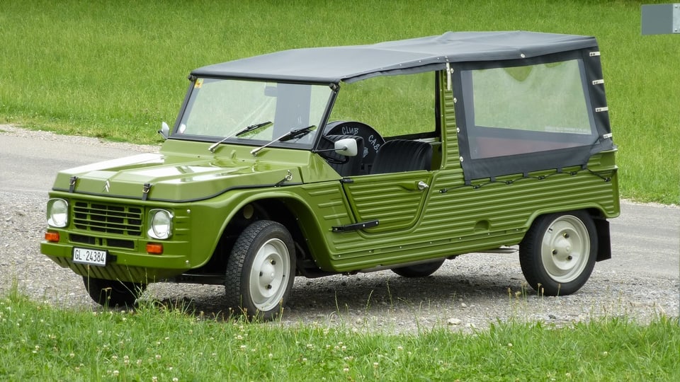 Ein grüner Citroën Méhari.