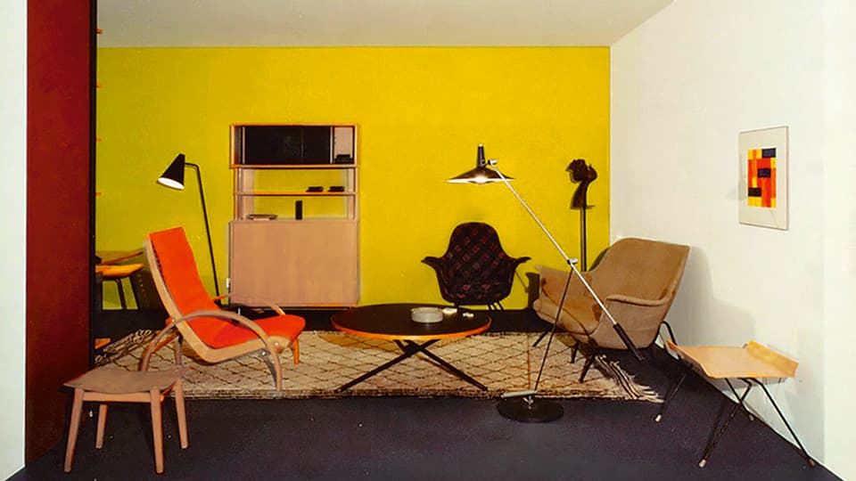 Ein Raum mit Designermöbeln aus den 1970er Jahren 