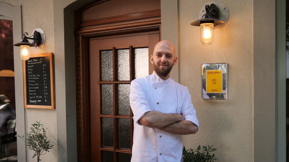 Sören Wirth, Chef des Restaurant Schützenmatt, vor dem Restaurant