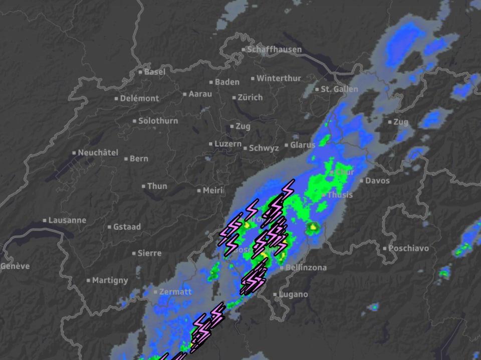 Einfarbiges Radarbild, Niederschlag von Süd nach Nord.
