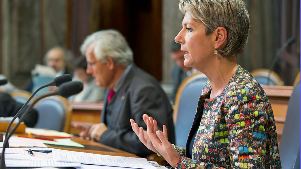 Karin Keller-Sutter bei Debatte im Ständerat.