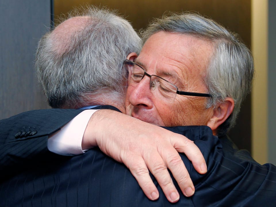 Juncker umarmt Van Rompuy