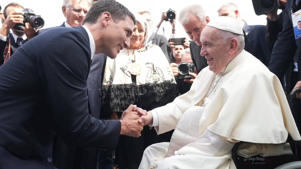 Der kanadische Premier Justin Trudeau und Papst Franziskus in Edmonton.