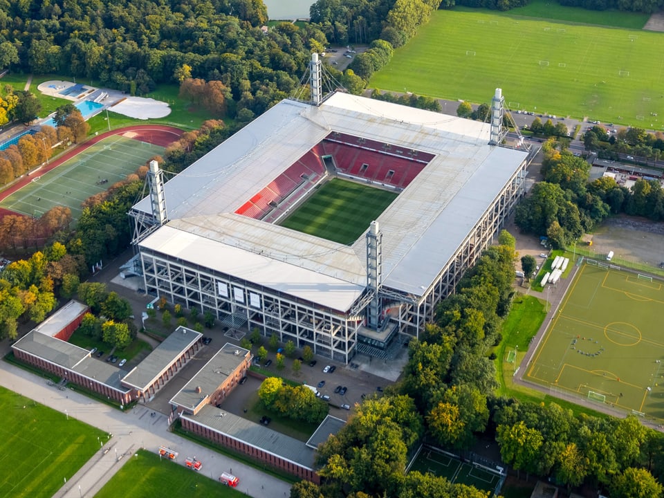 Stadion von Köln aus der Vogelperspektive