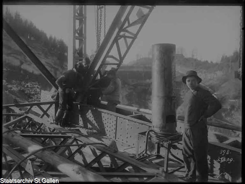 Archivaufnahme vom Bau des Sitterviadukts.