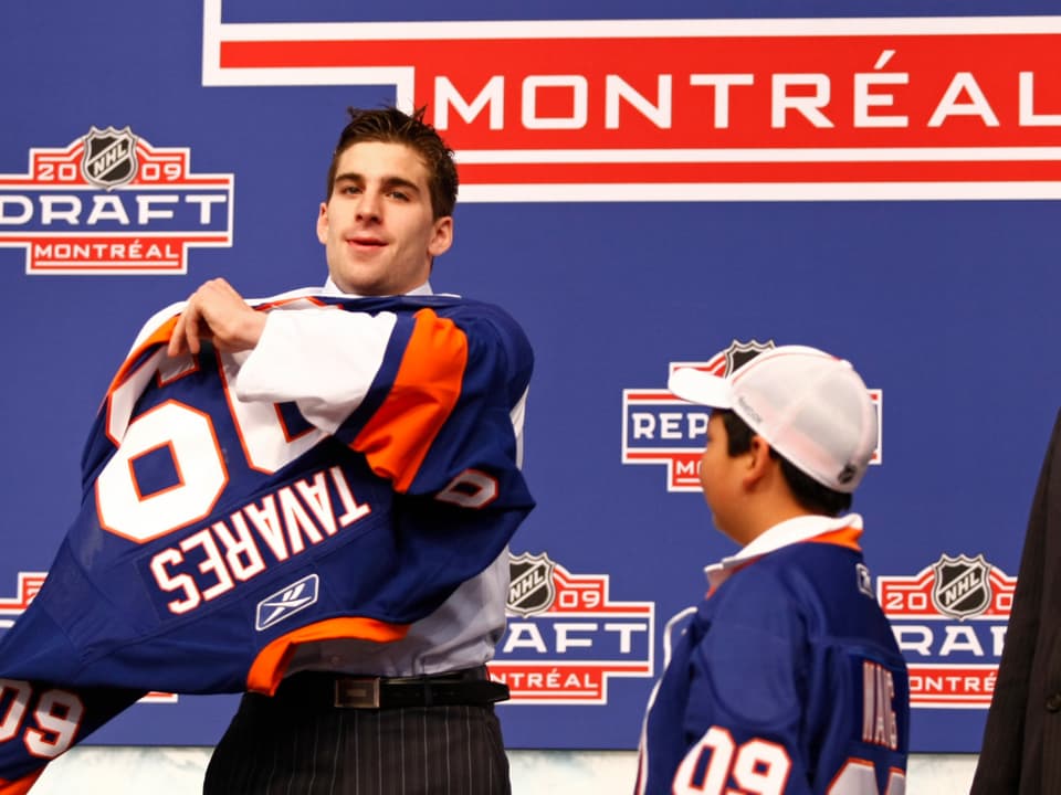 John Tavares beim NHL-Draft 2009.