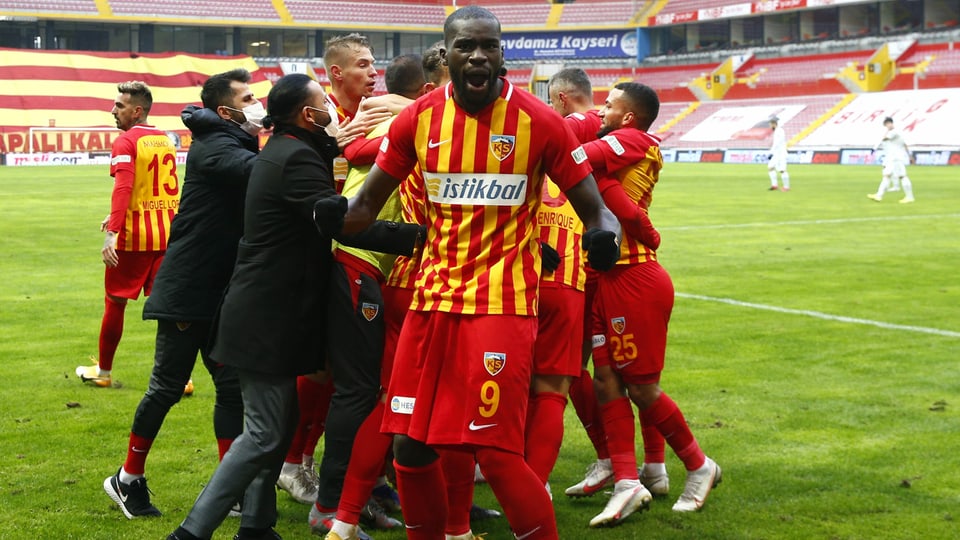 Wilfried Kanga jubelt nach einem Tor für Kayserispor