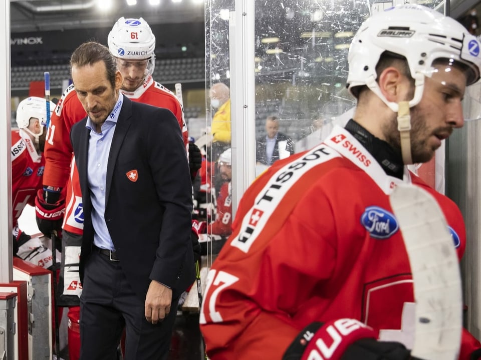 Müssen sich weiter gedulden Die Schweizer Hockey-Nati verlässt das Eis