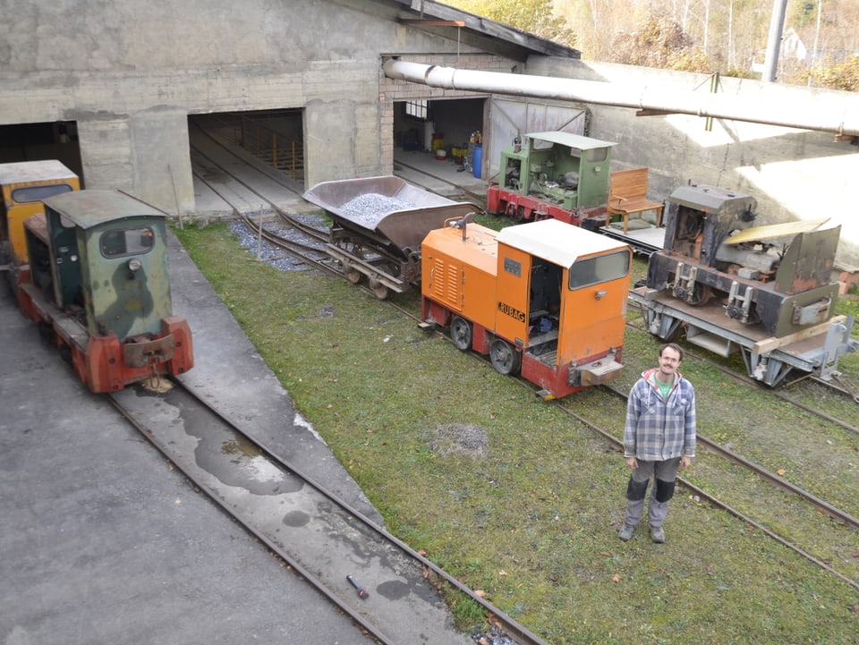 Lokomotiven und Feldbahnen sind schwierig zu finden. Die Sammlung von Remos Verein ist ein regelrechtes Museum.