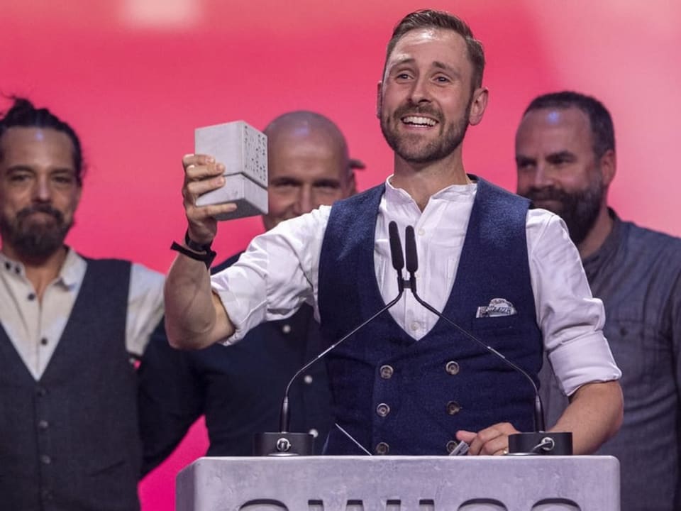 Kunz gewinnt den ersten SMA seiner Karriere Kunz bei Dankesrede