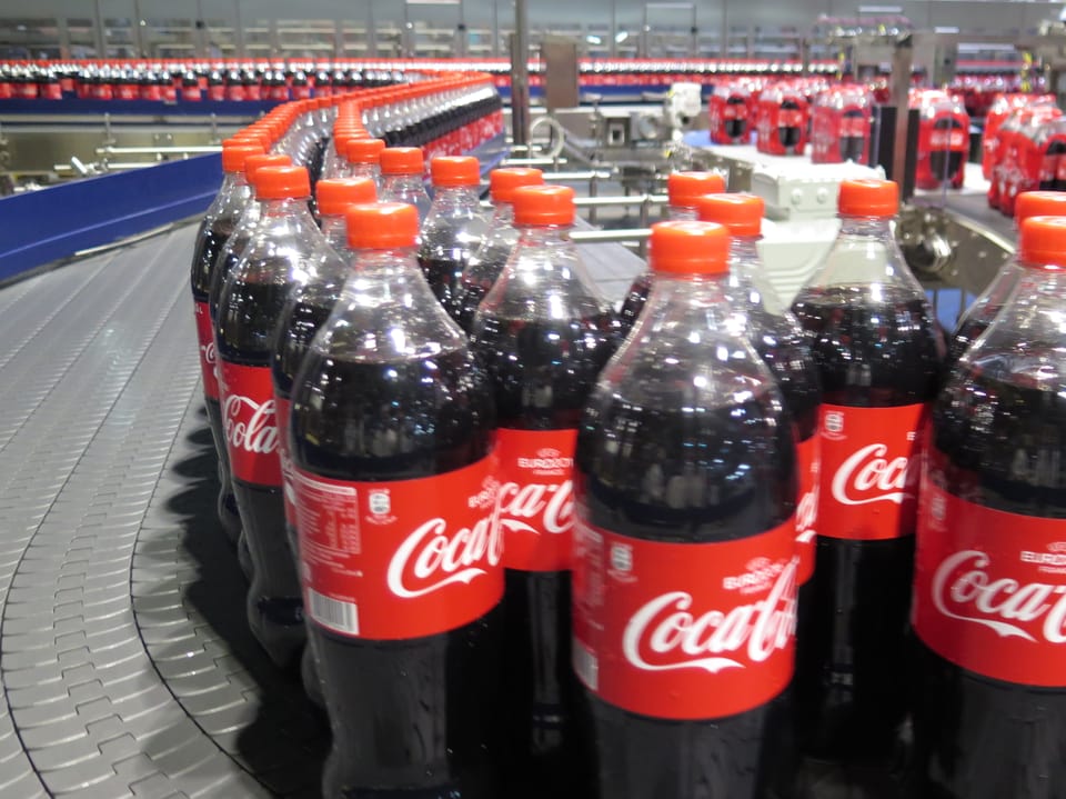 PET-Abfüllanlage von Coca-Cola in Dietlikon