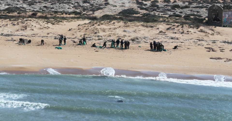 Zu sehen Soldaten am Strand in Israel.