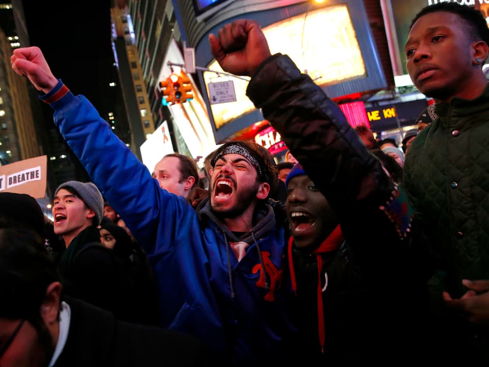 Wütende Demonstranten am Time Square