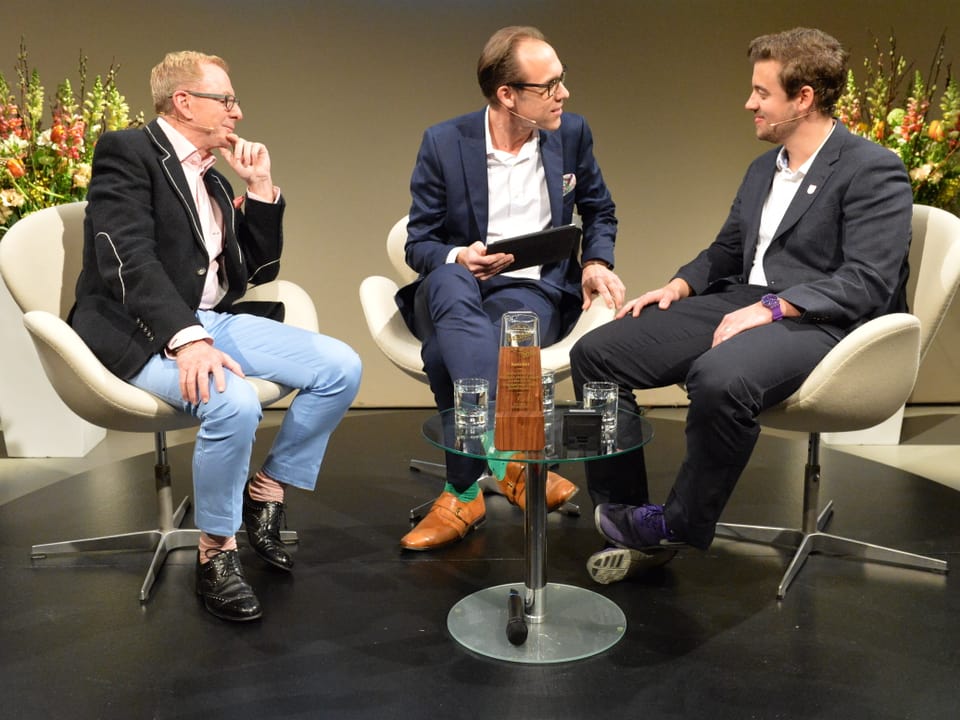 Kurt Aeschbacher, Christian Zeugin und Kevin Hirt im Gespräch.