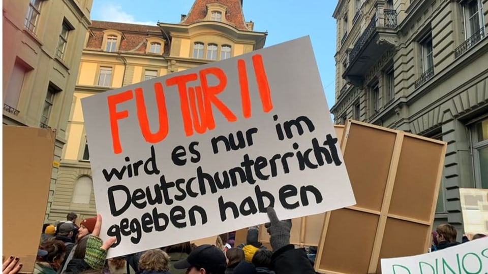 Plakat mit der Aufschrift: Futur II: wird es nur im Deutschunterricht gegeben haben.