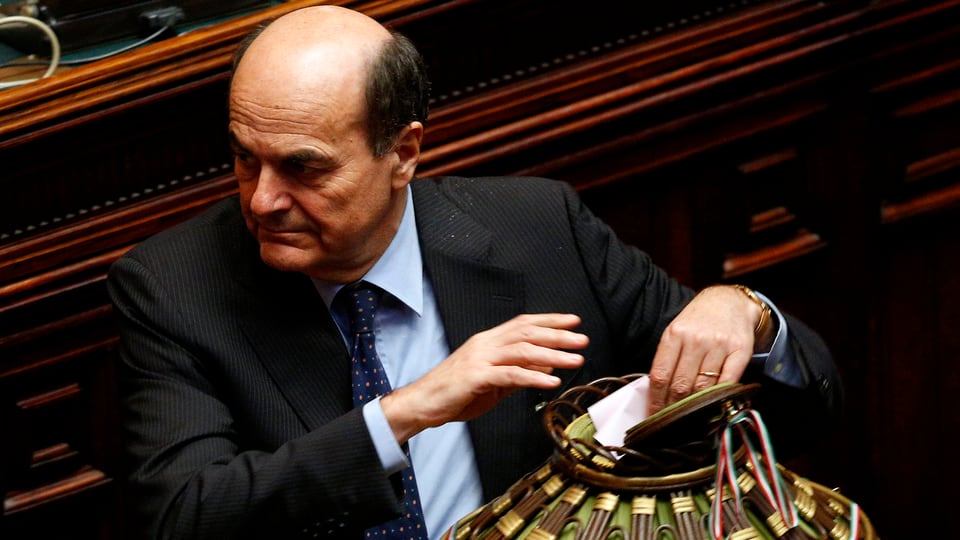 Pier Luigi Bersani, Wahlzettel in Urne legend