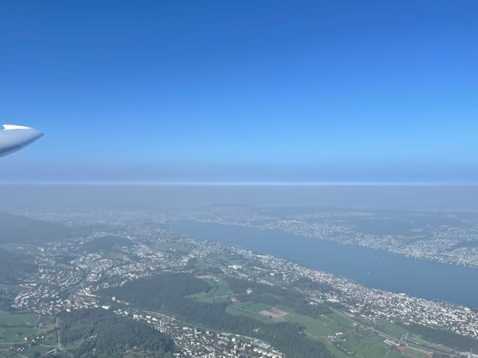 Dunstschicht über Zürichsee