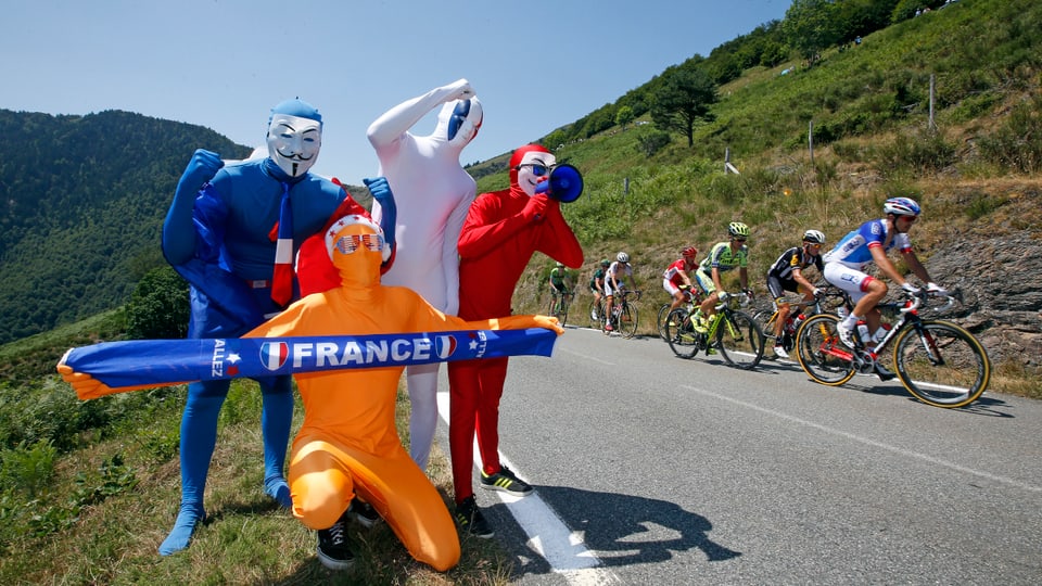 Fans mit Frankreich-Schal