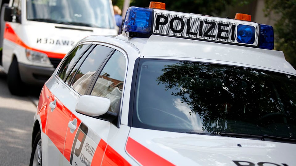 Zwei Polizeiautos der Kantonspolizei Solothurn.