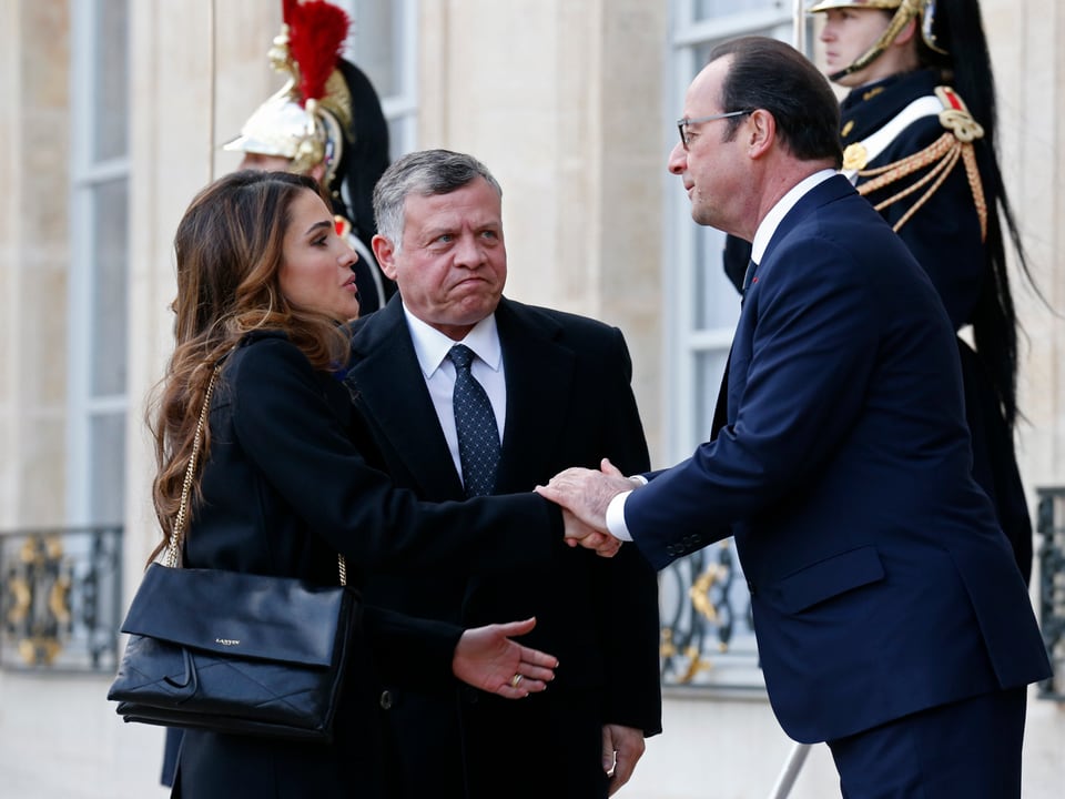 Rania von Jordanien (linke Seite), König Abdullah (Mitte), François Hollande