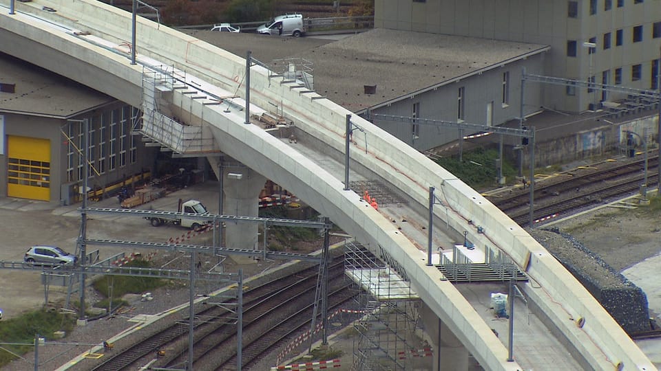 Zürich Schaffhausen - SBB-Vorzeigebrücke in Zürich unter Beschuss